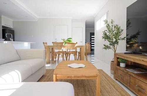 Riverton House | Family Oasis by the River in Riverton