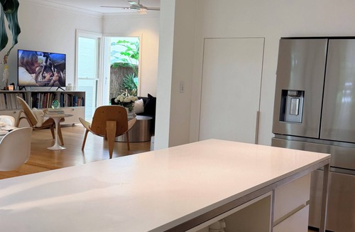 Mona Vale House | Family oasis in central Mona Vale. Walk to shops, parks, restaurants and beach!
