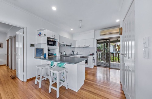 Airlie Beach House | Family resort in Great location!
