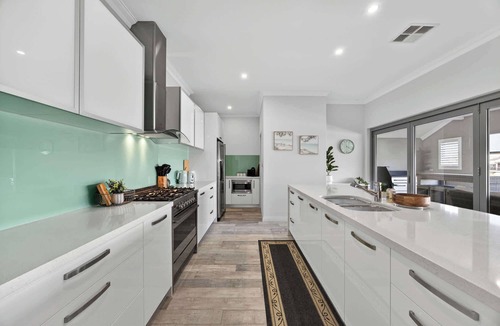 Halls Head House | Family Retreat on the Canal - Private Jetty