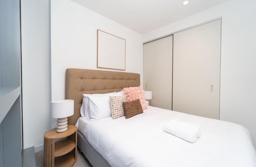 Melbourne Central Business District Apartment | Family Suite 2 Bed in the central CBD with Pool Gym Sauna