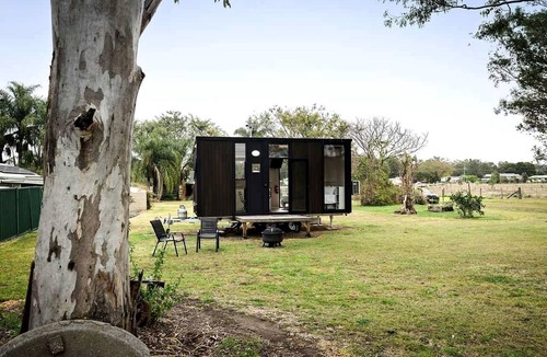 Calvert Cabin | Fantastic Tiny House with Nice Sights in Glen Caim, Queensland