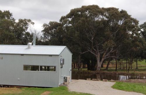 Wooragee Apartment | Farm Stay Wooragee