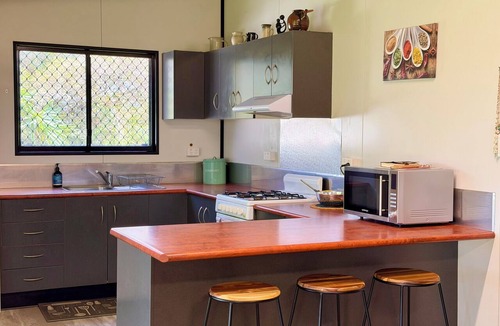 Foxdale Cabin | FengShui Sugarcane cabin & Peaceful Tropical Stay