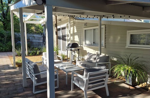 Beechworth Cottage | Finchy Cottage - Your charming Beechworth cottage where heritage character meets modern com
