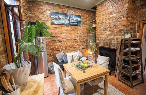 Fitzroy Cottage | Fitzroy cottage-10pax. 10mins City CBD