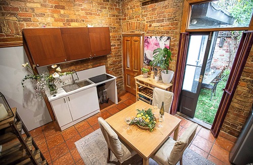 Fitzroy Cottage | Fitzroy cottage-10pax. 10mins City CBD