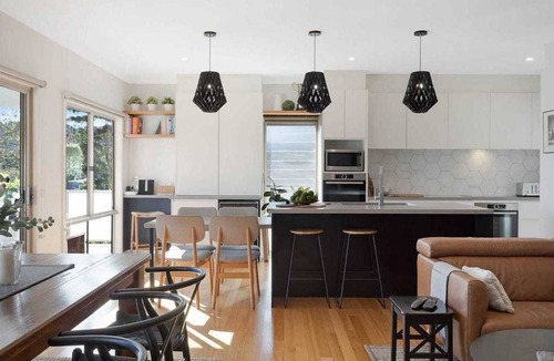Merimbula House | Five Bedroom House with Pool - Sleeps up to 12