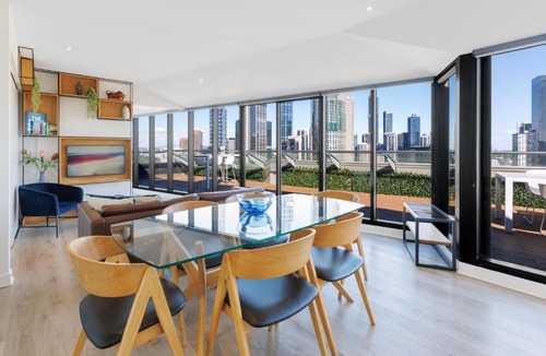 Melbourne Central Business District Apartment | Flinders Luxury Penthouse
