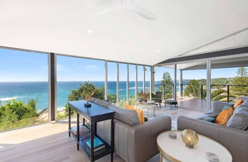Forresters Beach House | Floating Glass Home | 180° Views, Beach