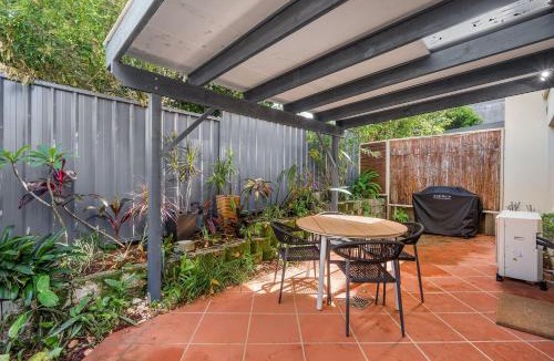 Port Macquarie Villa | Flynns Beach Retreat 3 of 3 Everard street