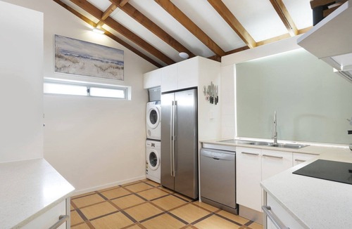 Forresters Beach House | FOR-RESTERS, TOP NOTCH