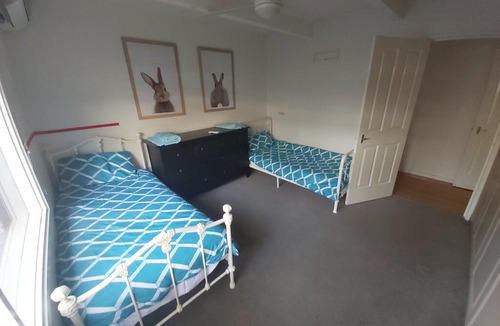 Forest Hill House | Forest Hill guest house 2 single beds