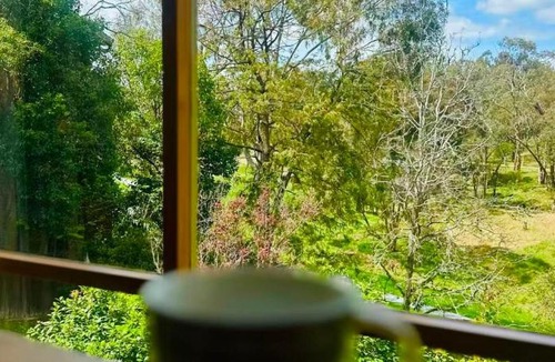 Doncaster Apartment | Forest Romance Retreat near Doncaster Westfield M3