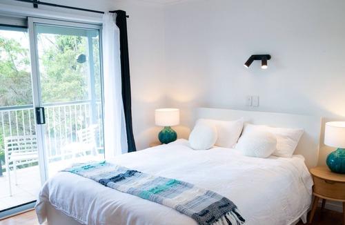 Wamberal House | Forresters Beach+Spoon Bay 500m walk+lovely garden