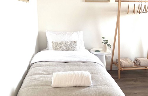Rainbow Flat Cottage | Forster Escape- Mins from pristine beaches
