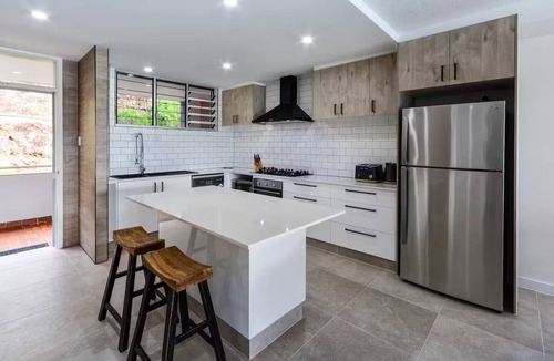 Hamilton Island Apartment | Frangipani 102 beachfront apartment