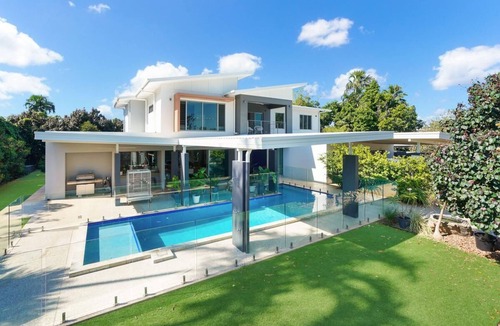 Fannie Bay House | Fred's at Fannie - NT - Aussie Abodes - 10 min walk to beach