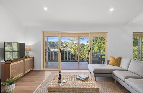 Mollymook Beach House | FREE NIGHT. Pay for 2 stay for 3