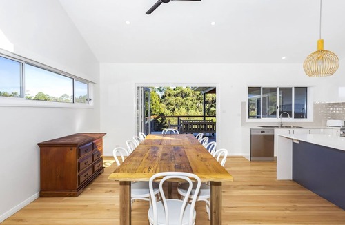 Mollymook Beach House | FREE NIGHT. Pay for 2 stay for 3