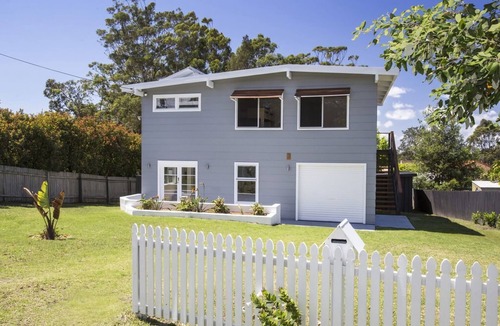 Mollymook Beach House | FREE NIGHT. Pay for 2 stay for 3