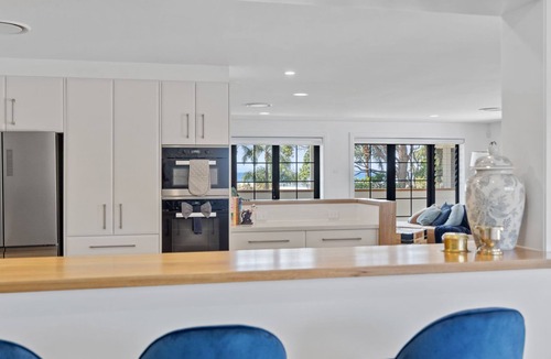 Dolphin Point House | FREE NIGHT. Pay for 2 stay for 3