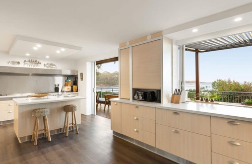 Mollymook House | FREE NIGHT. Pay for 2 stay for 3