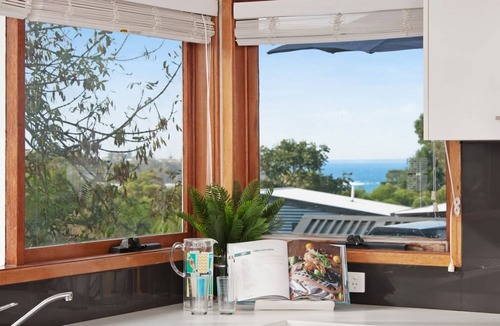 Mollymook House | FREE NIGHT. Pay for 2 stay for 3