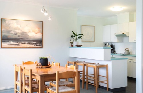 Mollymook Beach Apartment | FREE NIGHT. Pay for 2 stay for 3