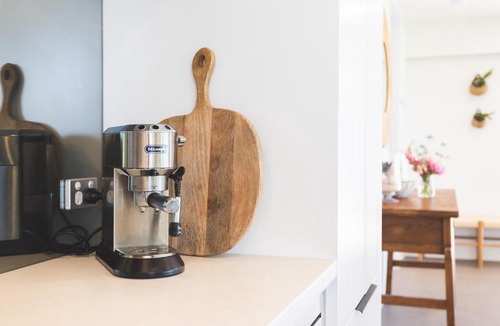 Mollymook Beach House | Free night! Pay for 2 stay for 3