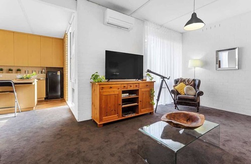 Geelong Apartment | Free Parking Geelong CBD BellarineSt 400m Hospital