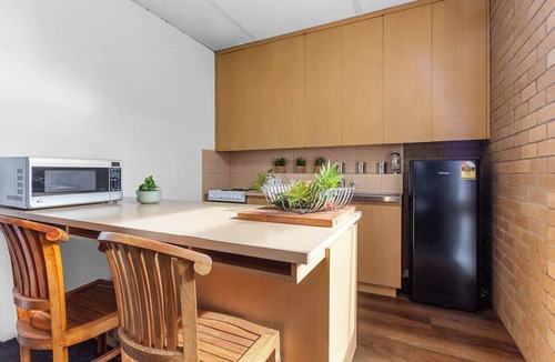 Geelong Apartment | Free Parking Geelong CBD BellarineSt 400m Hospital