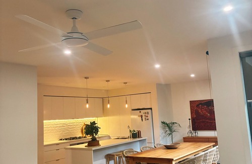 Torquay House | Free resort & easy beach and town access