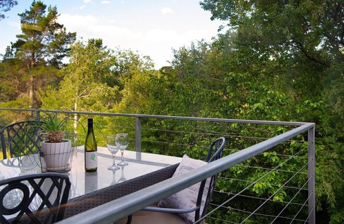 Hepburn Springs House | French Cottage- enchanting retreat in Hepburn with spa and log fire