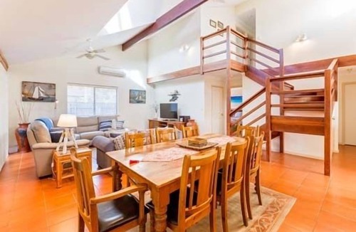 Dunsborough Villa | Fresh 3 bed Villa with cosy outdoor deck & only a moments stroll to the beach
