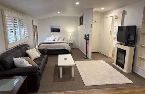 Halls Gap House | Froggys Quarters Private Nature Retreat