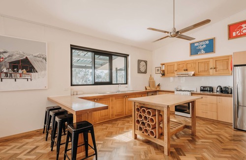 Jindabyne House | Frogmouth Hutte - A unique mountain destination. Alpine Way, Crackenback.