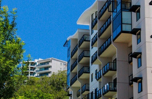 Perth Central Business District Apartment | Fully airconditioned 2 bedroom/1.5 bathroom with pool
