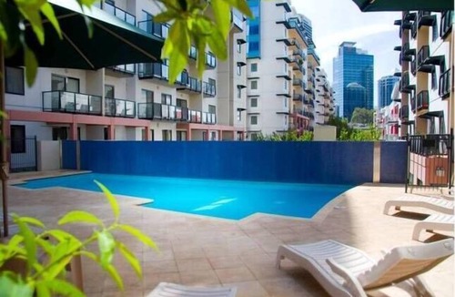 Perth Central Business District Apartment | Fully airconditioned 2 bedroom/1.5 bathroom with pool