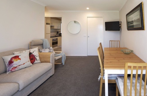 Jindabyne Apartment | Fully equipped 2 bedrooms, kitchen, bathroom