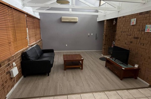Pennington House | Fully Furnished 3 bedroom house