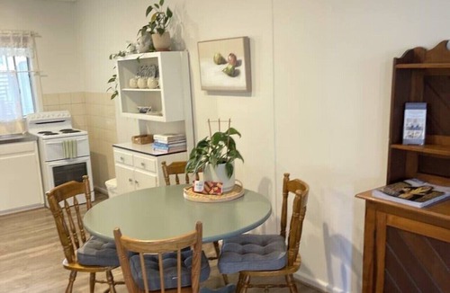 Tanunda Apartment | Functional 1 bedroom unit close to Tanunda Main St