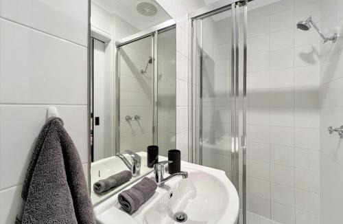 Fitzroy Apartment | Funky Fitzroy apartment so close to the action