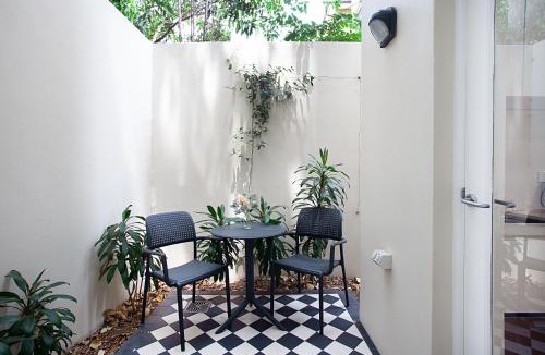 Lewisham Apartment | Funky Inner West Studio with Private Patio