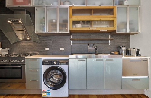 Fitzroy Villa | Funky townhouse - rooftop with city views