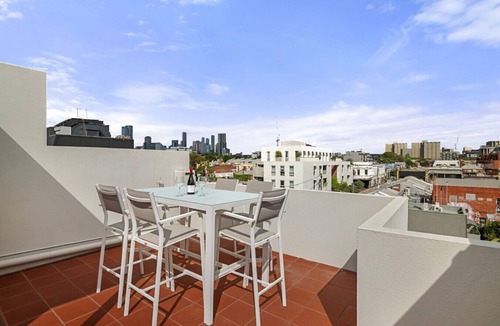 Fitzroy Villa | Funky townhouse - rooftop with city views
