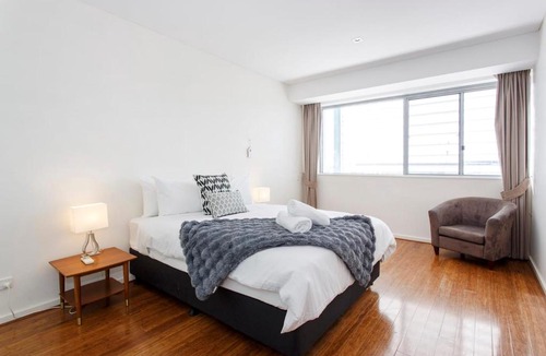 Fremantle Apartment | Gallery On High Pool, Port Views & Free Park