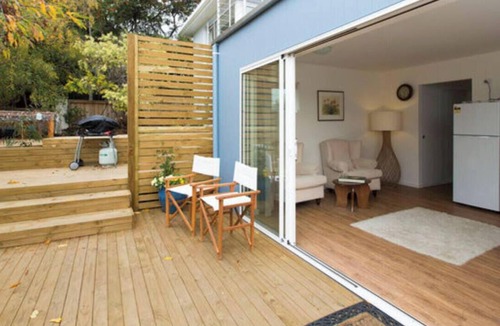 Southern Condo | Garden Apartment - beside the sea!