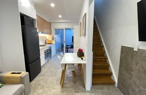Glebe House | Garden House 2BE2.5BA Near CBD n ICC by Palm&Vine