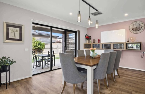 Tarneit House | Garden Retreat 4-Bed House in Tarneit